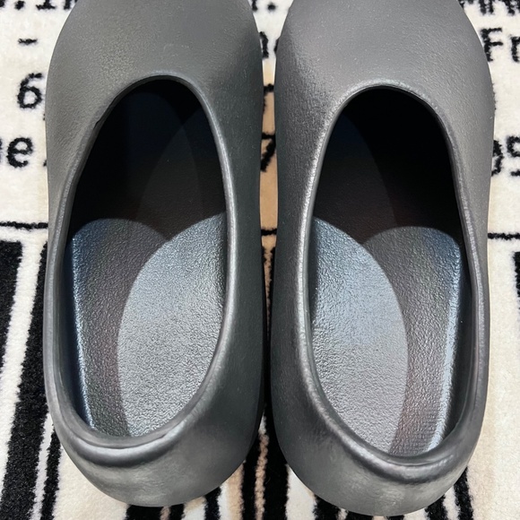 Yeezy Rubber Slip On Shoes - Black Size 10us. - Picture 6 of 8